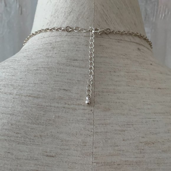 Cream color necklace - Picture 5 of 5